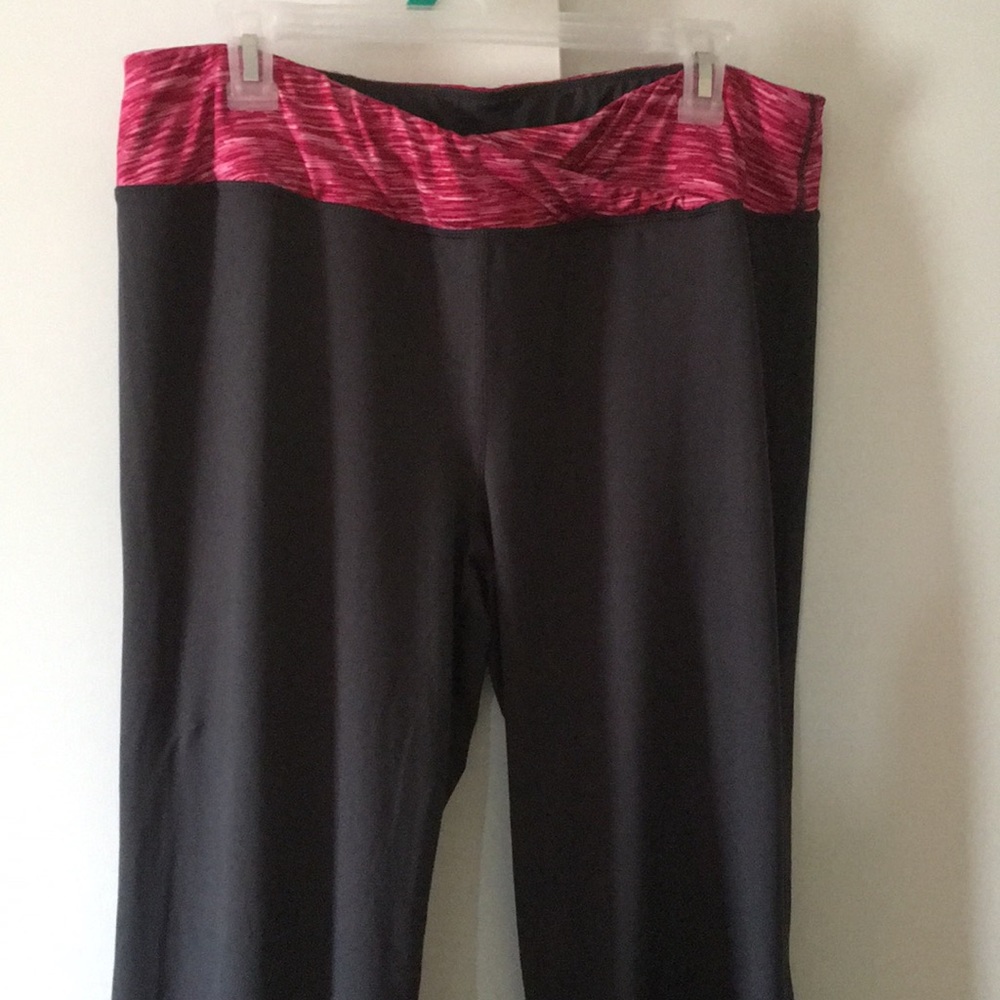 Women’s athletic pants